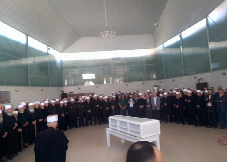 تشييع المناضل الشيخ حسن سليمان الحلبي بمأتم شعبيٍّ مهيب.. واختتام التعازي