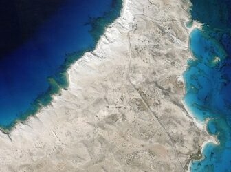 الاستثمار الأجنبي المباشر إلى مصر يتراجع وسط توقعات بقفزة هذا العام