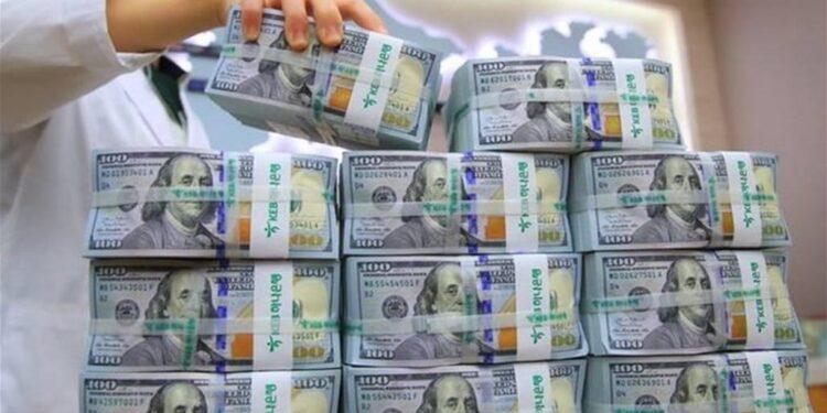 انخفاض يطرأ على أسعار صرف الدولار في البورصات العراقية