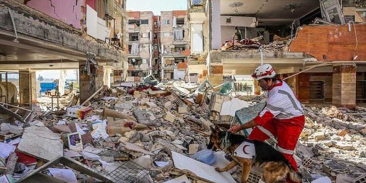 زلزال يضرب إيران 4 قتلى ومئات الجرحى