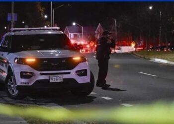 توقيف امرأة أمريكية بتهمة محاولة خنق طفلة من أصل فلسطيني