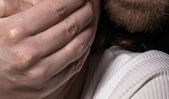 خوري متّهم بالتحرّش بقُصّر يعود إلى الكنيسة؟