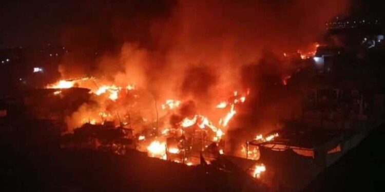 اندلاع حريق كبير في البراجيل في مصر