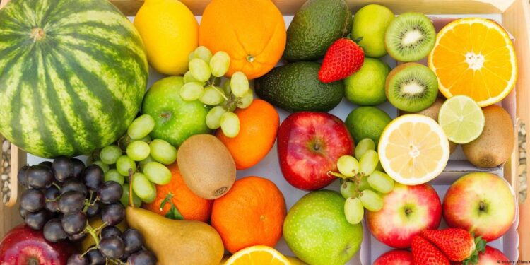 أطباء ينصحون بالتقليل من أكل أنوع من الفواكه