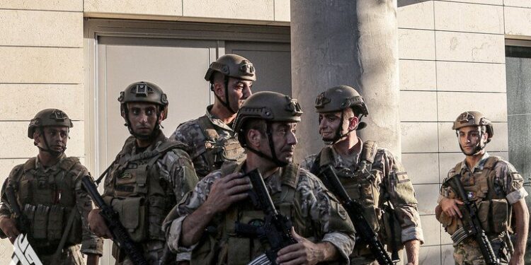 الجيش اللبناني يحبط مخططاً لاستهداف أحد مراكزه