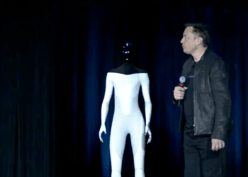 إيلون ماسك يتوقع وجود 20 مليار روبوت بشري في الحياة مستقبلاً