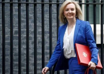 رئيسة وزراء بريطانيا السابقة تخسر مقعدها في البرلمان