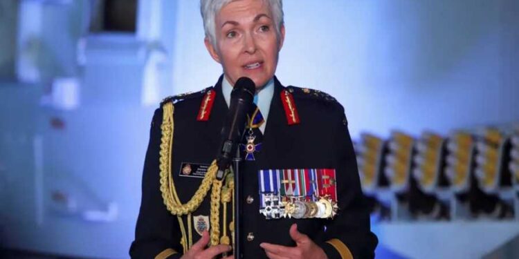 تعيين أول امرأة لقيادة الجيش الكندي