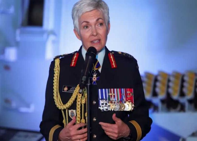 تعيين أول امرأة لقيادة الجيش الكندي