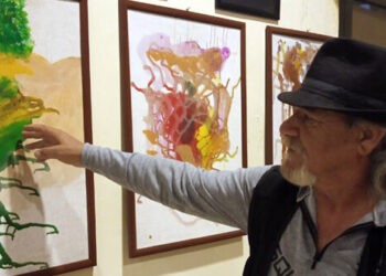 معرض للفنان التشكيلي بدر التل بالمركز الثقافي العربي في بلودان