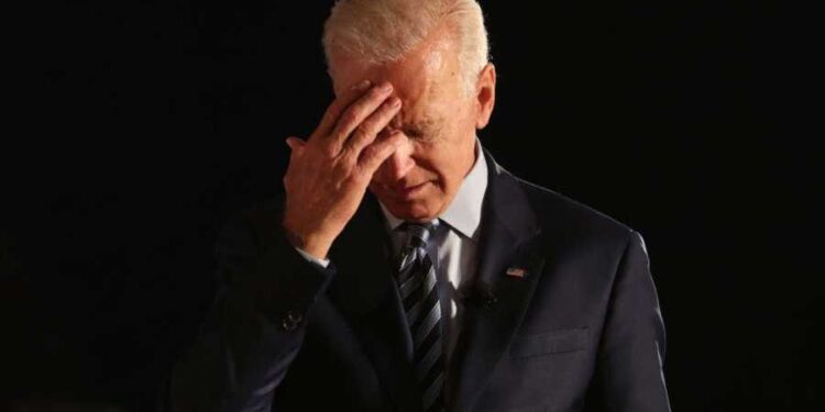 بايدن في زلة جديدة: فخور بكوني أول امرأة سوداء تعمل مع رئيس أسود