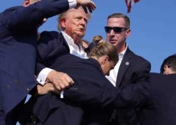 اطلاق النار على دونالد ترامب خلال تجمع انتخابي في ولاية بنسلفانيا