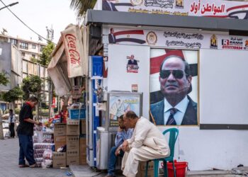 فوائد الديون المصرية تقفز بنسبة 80.4% وتلتهم 60% من إيرادات الدولة