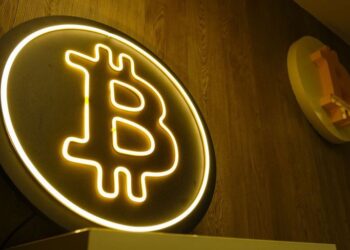 روسيا تسارع لضبط العملات المشفرة وسط تأثر شركاتها بالعقوبات