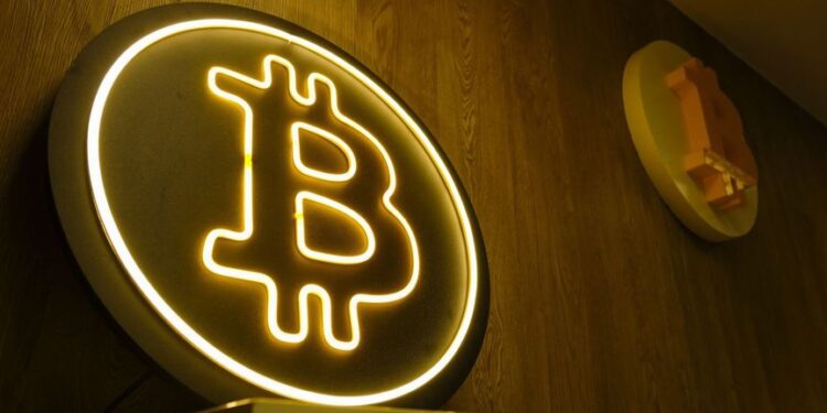 روسيا تسارع لضبط العملات المشفرة وسط تأثر شركاتها بالعقوبات