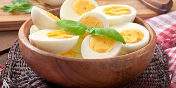 خبراء تغذية يحددون فوائد البيض المسلوق
