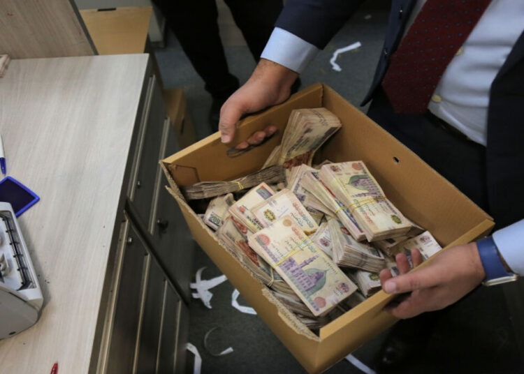 الحكومة المصرية ترد على زيادة مرتبات المصريين بعد ارتفاع الأسعار