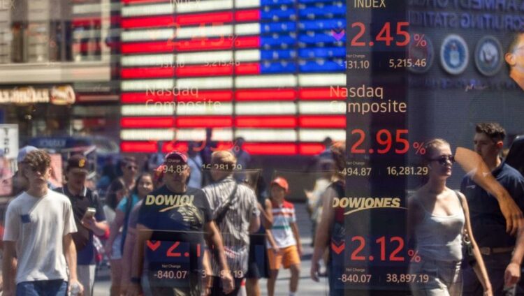 المتداولون يهرعون إلى صناديق “البجعة السوداء” للتحوط من انهيار أسواق المال