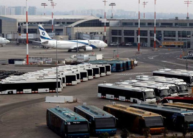 تعطل الموقع الرسمي لهيئة مطارات إسرائيل.. واشتباه بهجوم سيبراني