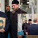 بوتين يُقبل القرآن بالشيشان…..