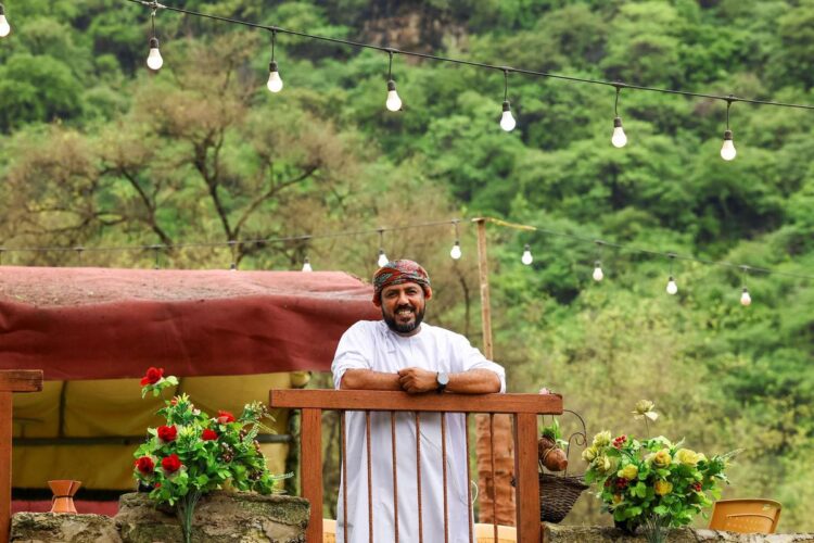 حرارة الخليج تدفع سكانه للاستمتاع بطقس صلالة المعتدل