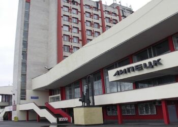 روسيا.. انفجارات وإخلاء عدة بلدات بعد هجوم مكثف بمسيرات أوكرانية