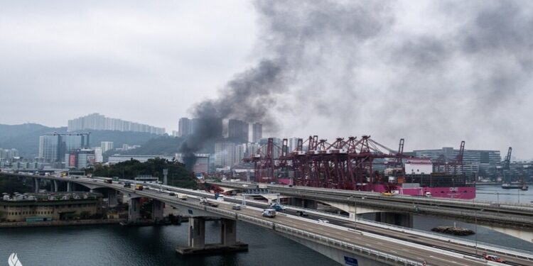 انفجار ضخم يهز ميناء في شرق الصين