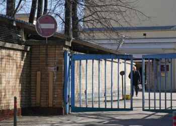 احتجاز رهائن داخل سجن في روسيا وأنباء عن سقوط ضحايا