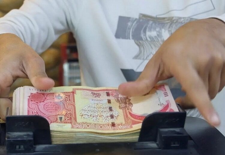 خبير مالي يشخص “خطأً فادحاً” في النظام المصرفي العراقي
