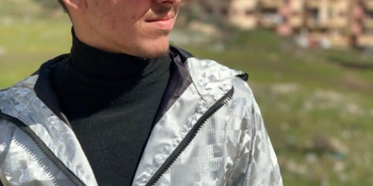 الطالب همام عبدالله أبو عاصي ناجحاً.. ألف مبارك