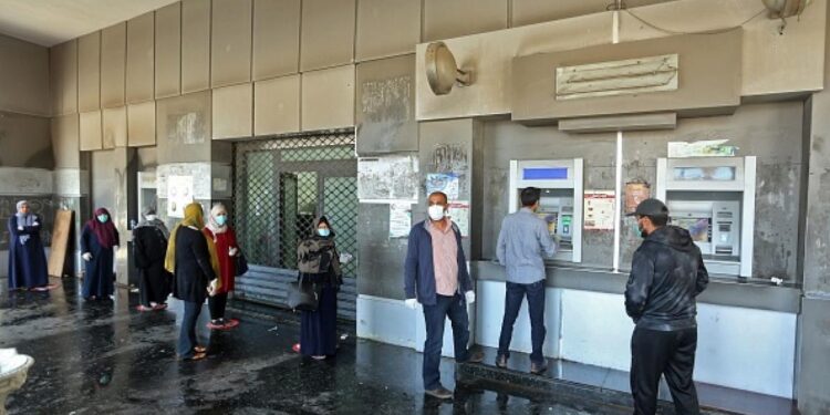 المصرف المركزي الليبي: لا صحة لوقف التعامل معنا