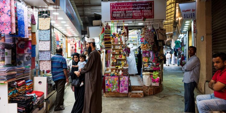 تعرف على سبب تحسن تصنيف سلطنة عُمان الائتماني!!