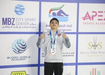 عمر المقداد… موهبة صاعدة في عالم السباحة