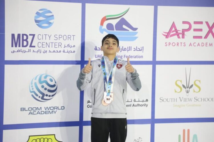 عمر المقداد… موهبة صاعدة في عالم السباحة