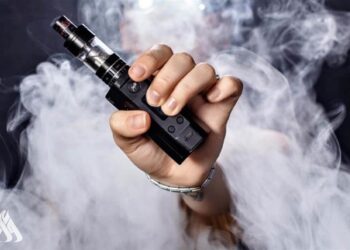 تحذير صحي لمدخني السجائر الإلكترونية من مرض يشبه كورونا