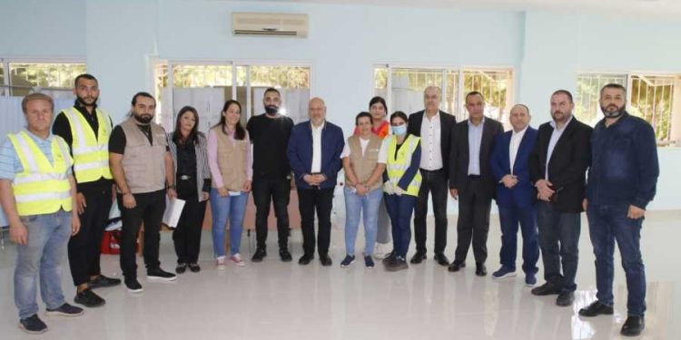 الأبيض يجول على مراكز الرعاية والإيواء في إقليم الخروب ويعلن عن إطلاق خدمات الطوارئ للنازحين