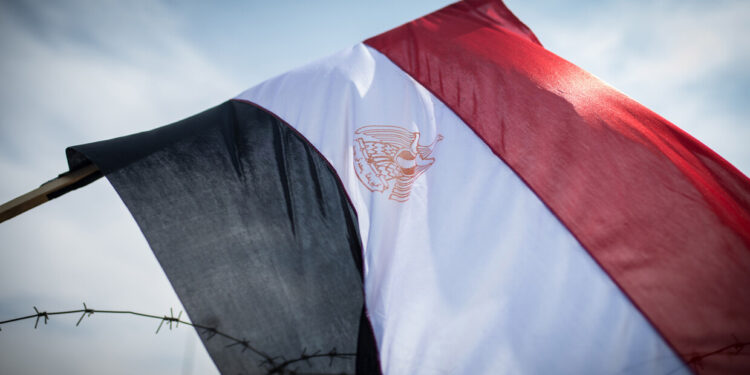 مصر تحدد سقف الدين الحكومي بهدف تحسين المؤشرات المالية