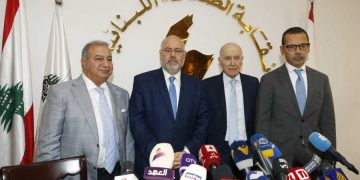 الأبيض يقدّم تقريرًا يوثق 55 اعتداء للعدو على المستشفيات و 201 على الجهات الإسعافية