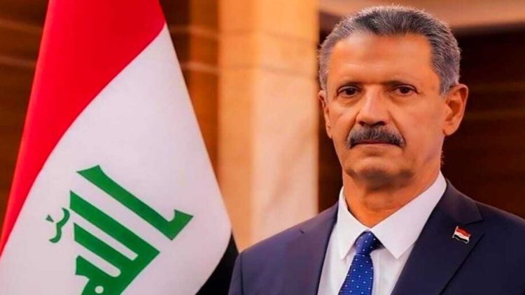 العراق يعلن التوقيع على 14 عقدا لتطوير حقول نفطية وغازية