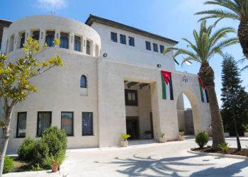 محافظ المفرق الأردني: الاستقرار والتعاون بين القطاعات يسهل توطين الاستثمار