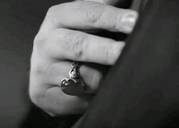 المقاومة لا تهزم..