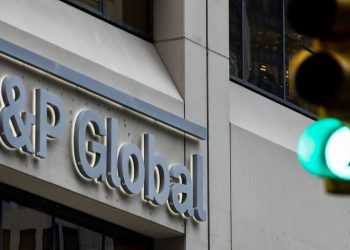 وكالة تصنيف دولية تقول بأن بنوك الخليج قد تواجه أعباء كبيرة حال اتسع الصراع بالمنطقة