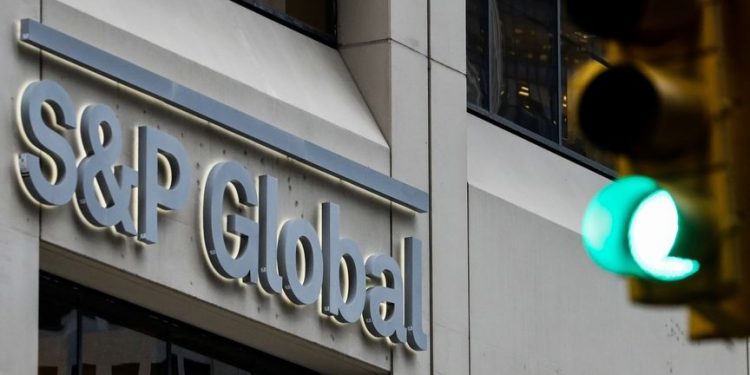 وكالة تصنيف دولية تقول بأن بنوك الخليج قد تواجه أعباء كبيرة حال اتسع الصراع بالمنطقة