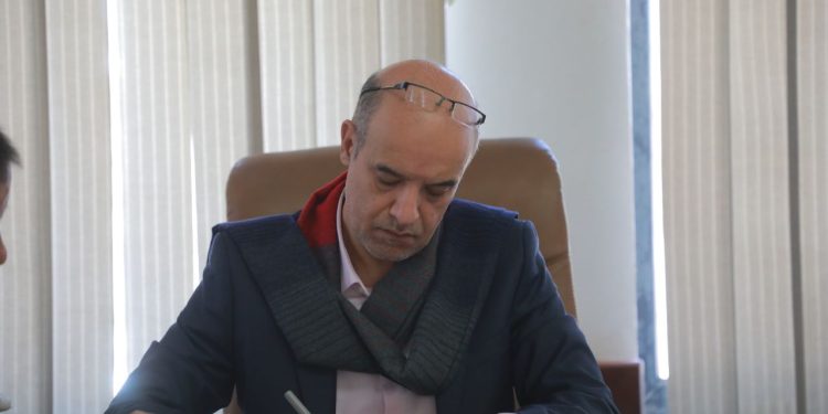 وزير الاقتصاد اليمني يعتمد 335 مواصفة قياسية جديدة ومحدثة 