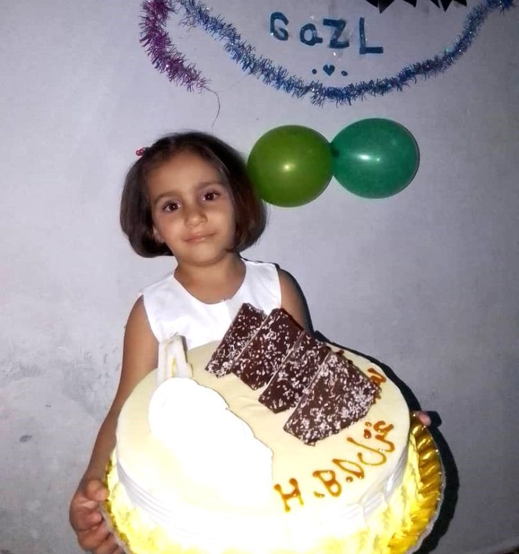 الفراشة غزل تحتفي بعامها الرابع