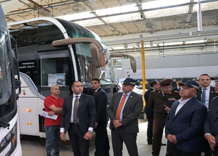 مصر تعيد افتتاح شركة النصر للسيارات وتستهدف 20 ألف سيارة سنويا