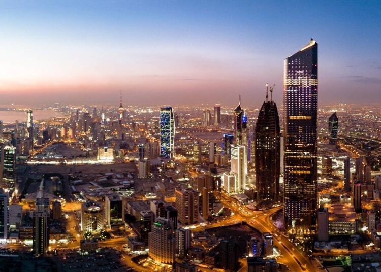 تقرير: توقعات بمعاودة اقتصاد الكويت النمو في 2025