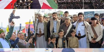 حشود مليونية بالعاصمة صنعاء تؤكد جهوزيتها لمواجهة أي تصعيد للعدو الأمريكي والصهيوني