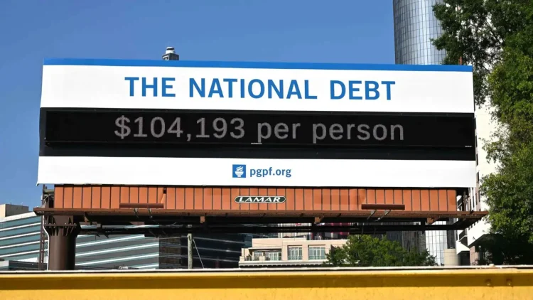 صندوق النقد الدولي يدق ناقوس الخطر.. الديون العالمية تهدد الاستقرار المالي العالمي