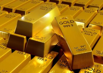 أسعار الذهب تهوي عالمياً متراجعة 3.5%